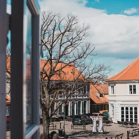 Kjobing Manor *