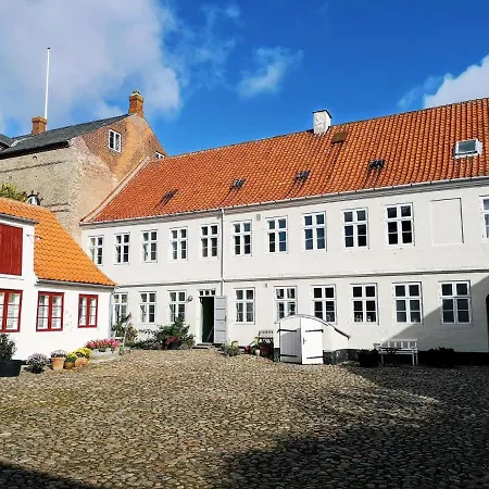 Kjobing Manor 住宿加早餐酒店