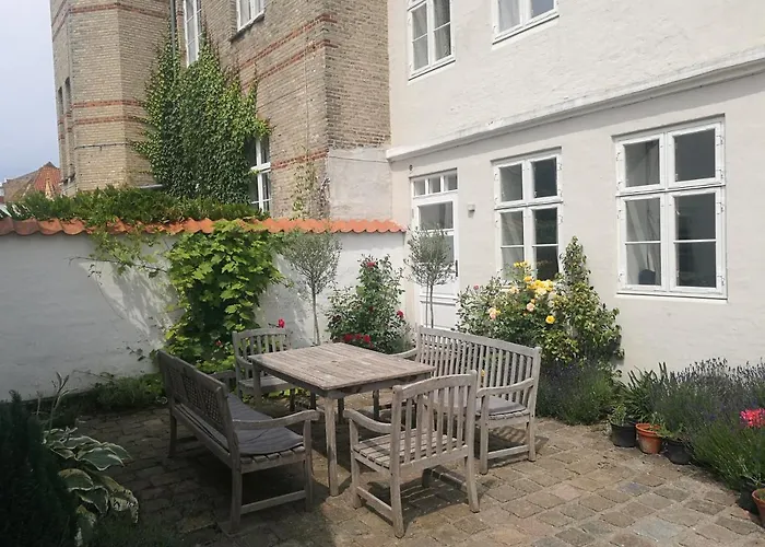 Kjobing Manor לינה וארוחת בוקר Ærøskøbing
