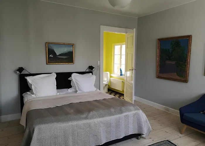Bed and breakfast Kjobing Manor 4*